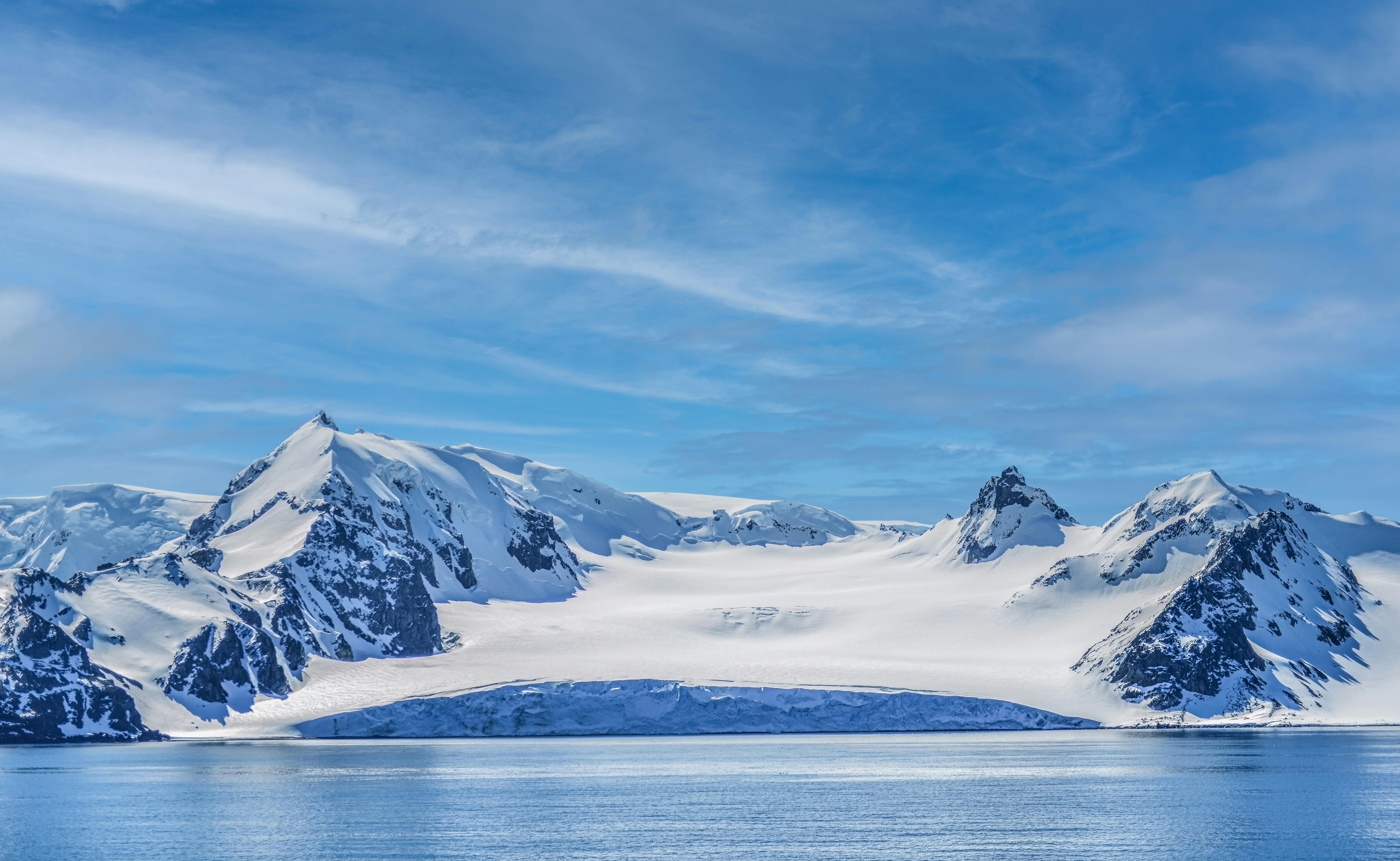 Private polar expedition photography in Antarctic waters